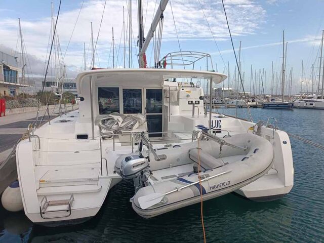 Lagoon 40 - 4 + 2 cab Blue